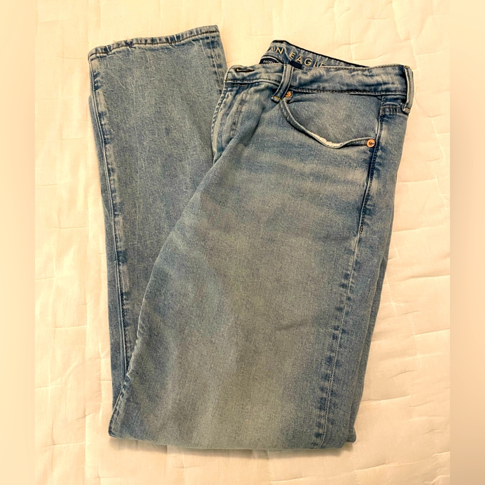 AE + AirFlex Athletic Straight Light Wash